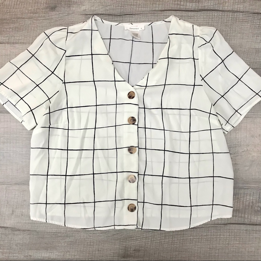 CLOSING SALE 🚨 URBAN ROMANTICS Button Down Square Print Blouse
